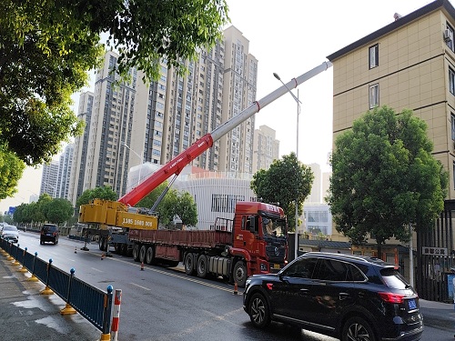 吊車租賃需要考察哪些事項？使用時需遵循什么規(guī)范要求？
